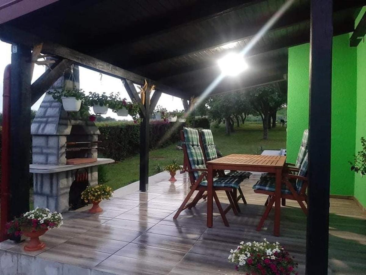 Villa Ruralna Kuca Za Odmor Viktorija Caglin Exterior foto